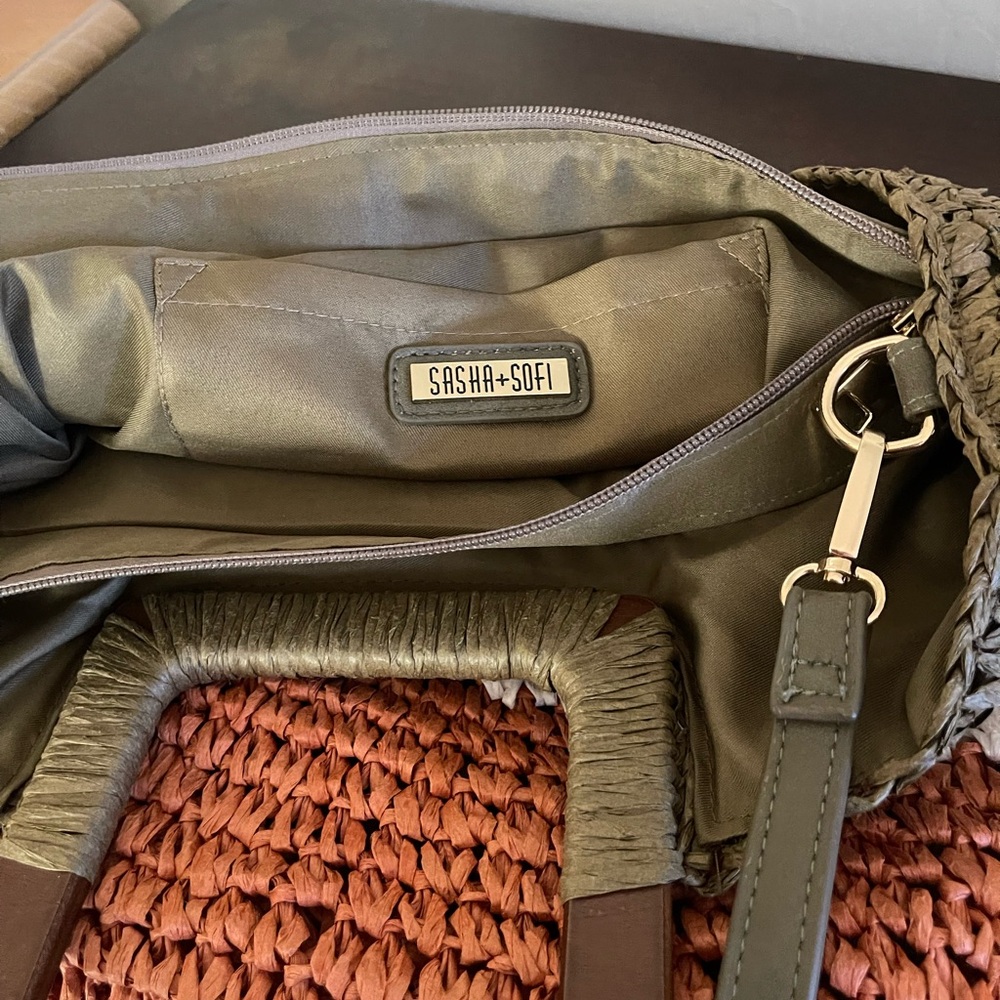 Sasha and Sofi Straw Woven Tote Bag - Picture 3 of 3